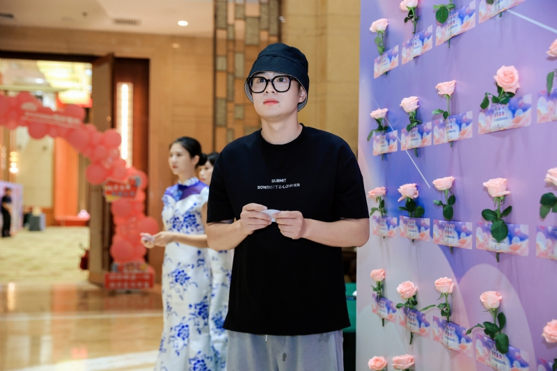 被驯服的象的第一张照片--海口上门女婿服务网
